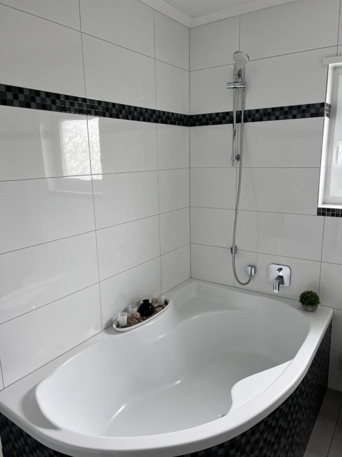 Prime Host Lovely Apartment Karlsruhe Kültér fotó